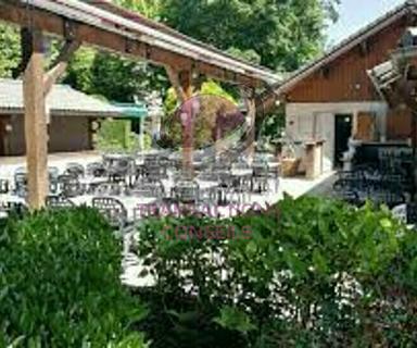 Achat licence restauration à Challes-les-Eaux - Superbe commerce Restaurant, Bar 400m2