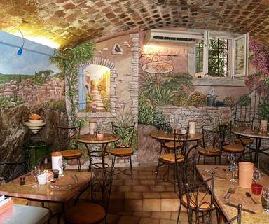 Restaurant et restauration rapide à vendre à Bormes-les-Mimosas - Beau restaurant de village ...